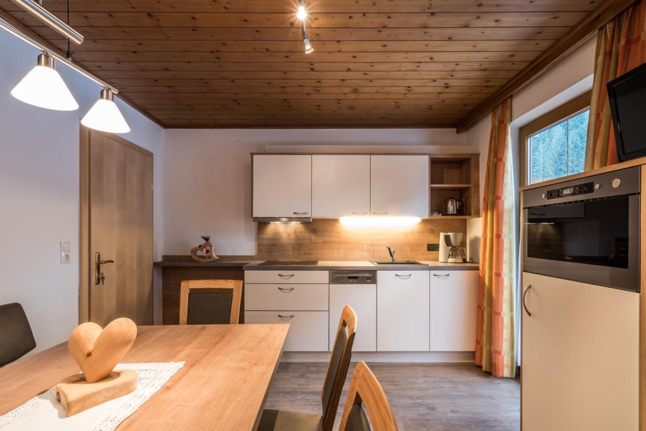 Landhaus Gredler Mayrhofen Exteriör bild