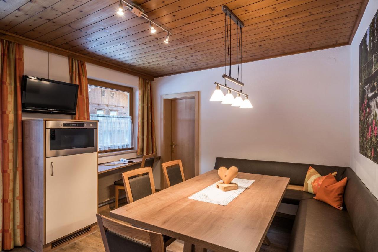 Landhaus Gredler Mayrhofen Exteriör bild