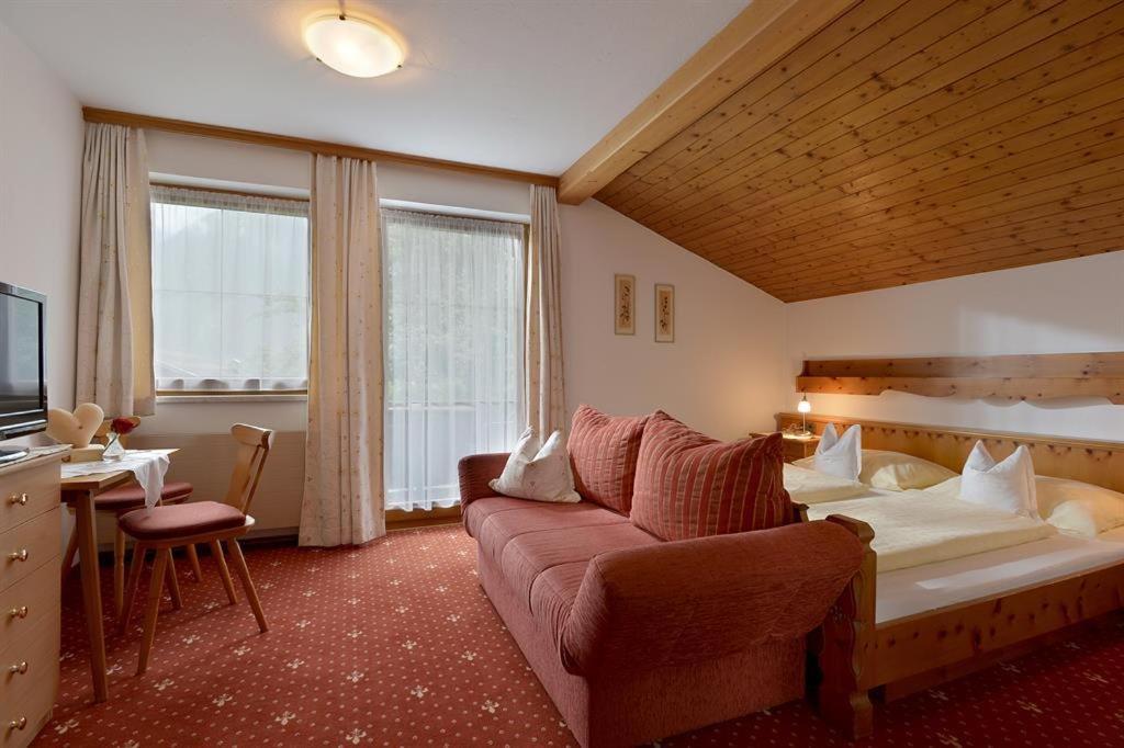 Landhaus Gredler Mayrhofen Rum bild
